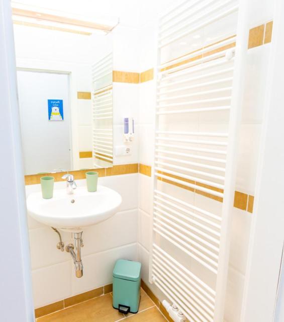 Sunshine By Prater Apartment Wina Bagian luar foto